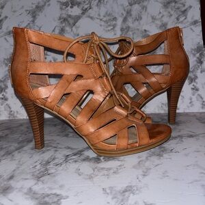 Tan tie up heels